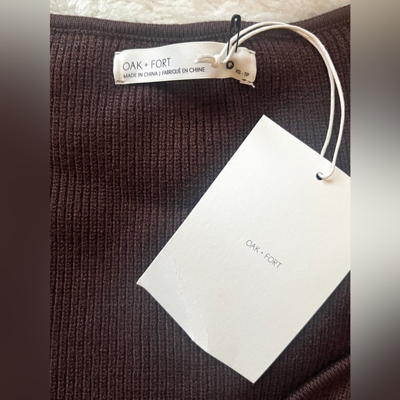 Maroon low neck knit top Oak and Fort - Picture 2 of 2